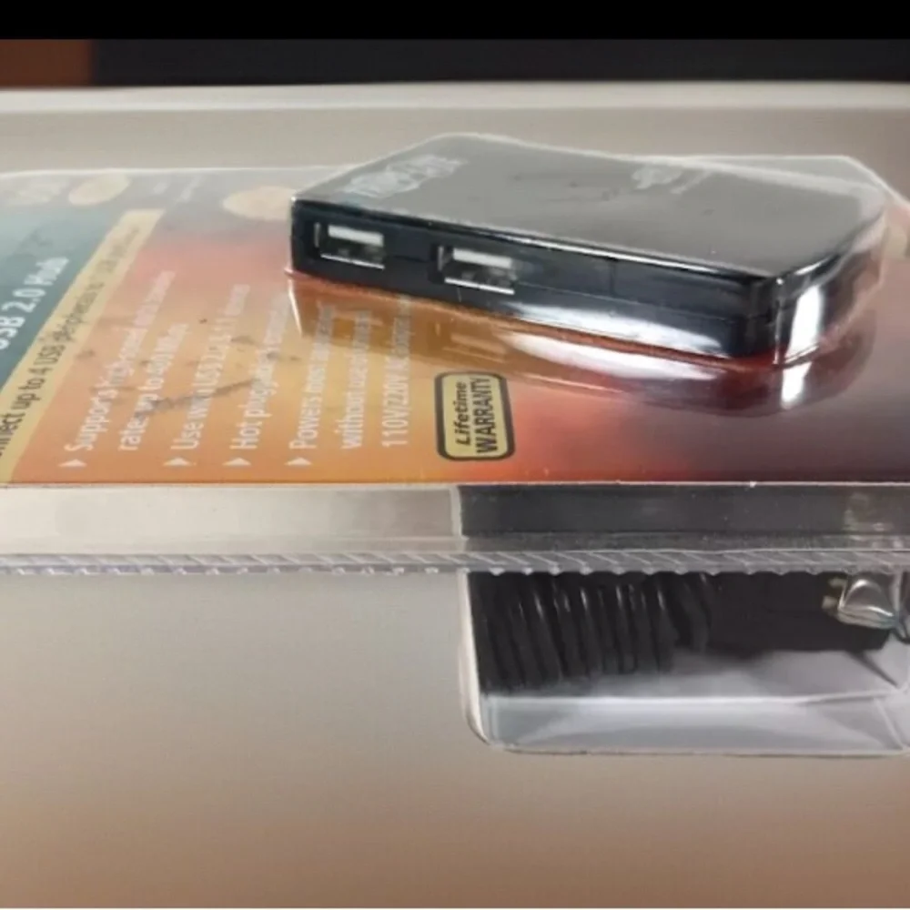 Tripp-Lite Ultra-Mini USB 2.0 Hub 4 Port Model U222-004-R NEW SEALED Hideaway